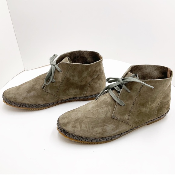 {Aetrex} Addison Suede Lace-Up Sneaker Booties - Picture 15 of 16